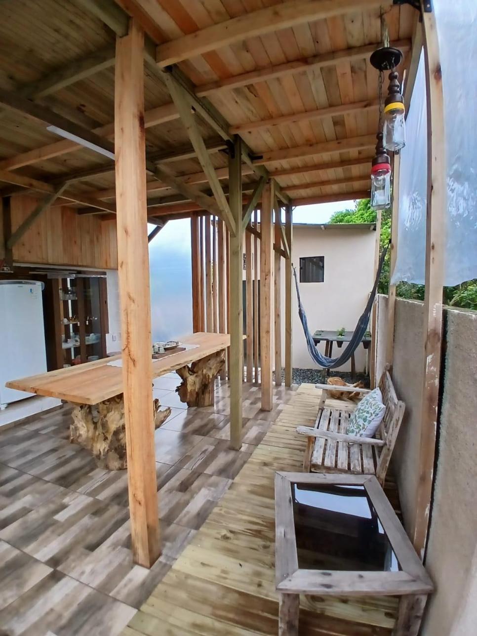 La Casita Casa Familiar Hospedagem E Camping Urbano Navegantes Exterior photo